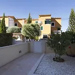 Roses House 4