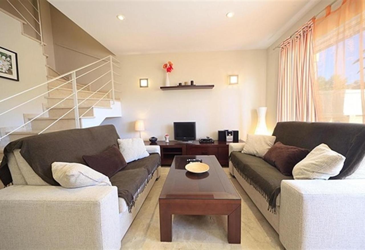 Roses House 4 *